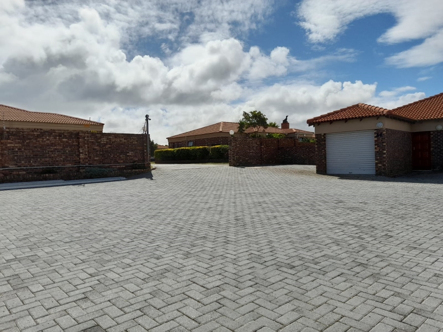 To Let 3 Bedroom Property for Rent in Forest Hill Eastern Cape